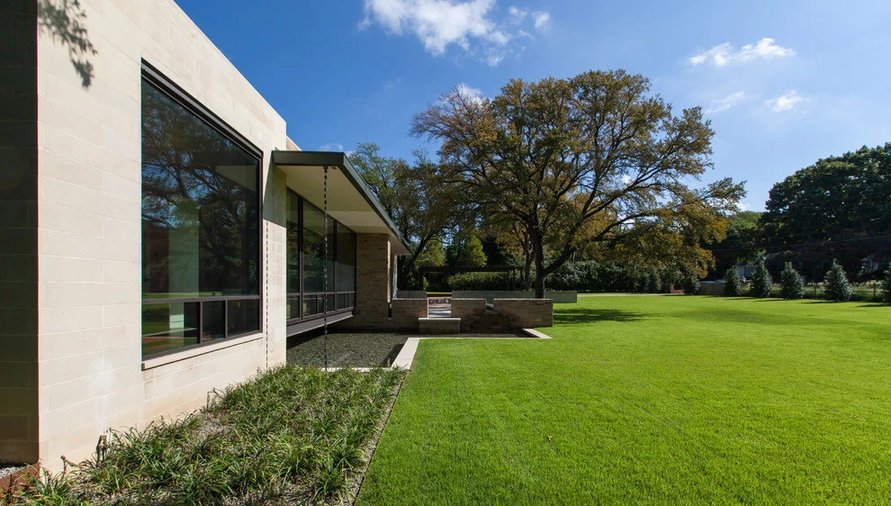Sunnybrook Residence by The Garden Design Studio - Photo 2