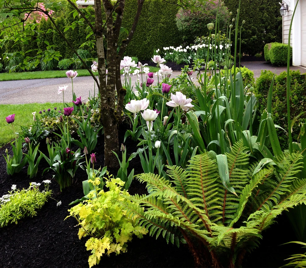 Lake Oswego, Oregon Cottage Style Garden by The White Pear LLC, Design & Build - Photo 5