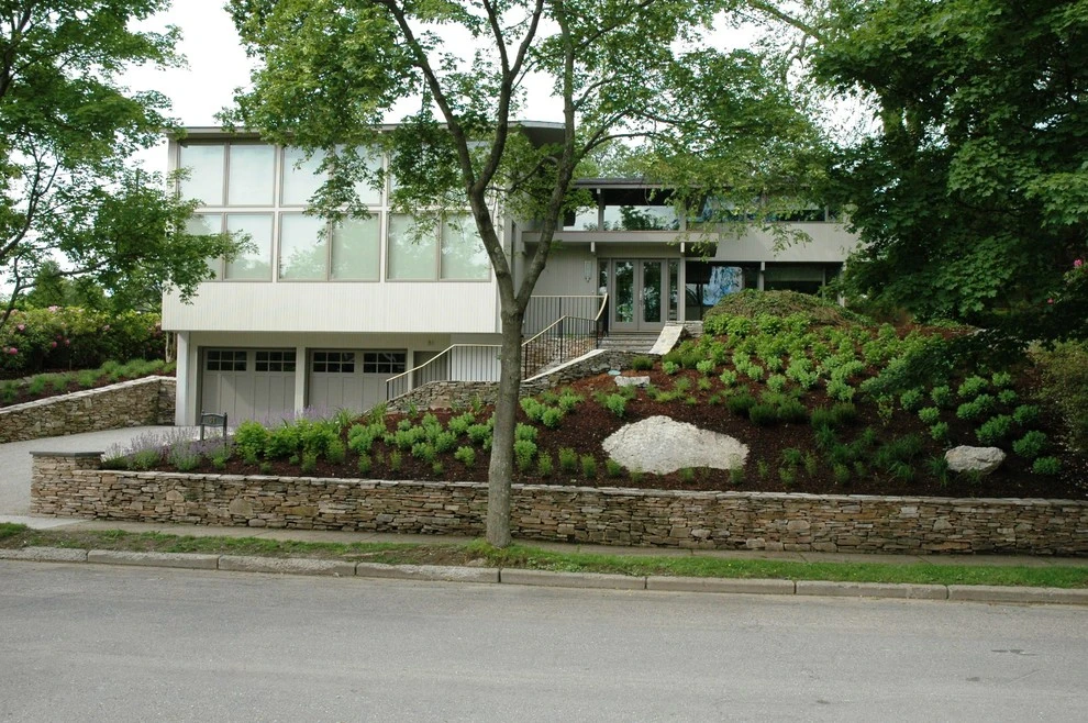 Hillside Garden by Timothy Lee Landscape Design - Photo 6