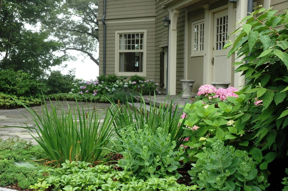 Summer Retreat by Timothy Lee Landscape Design - Photo 8
