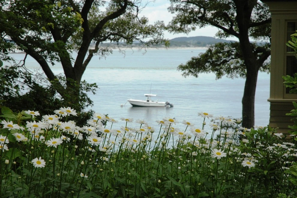 Summer Retreat by Timothy Lee Landscape Design - Photo 4