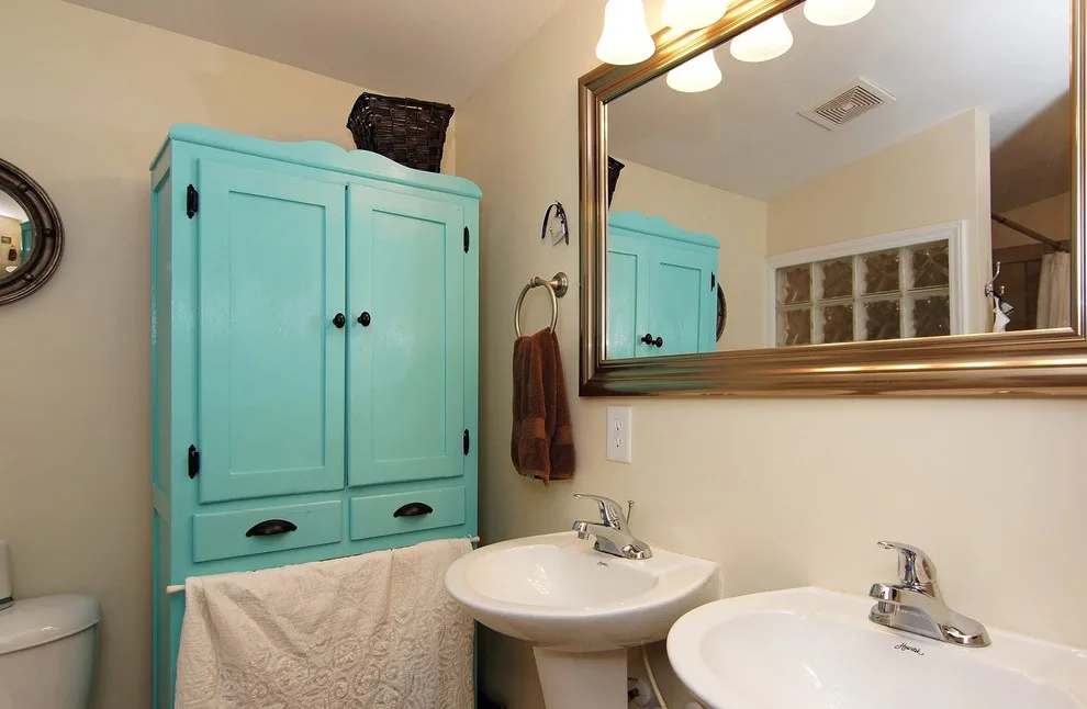 Modernizing a Historic Cottage Decor by Lisa Stewart Design - Photo 6