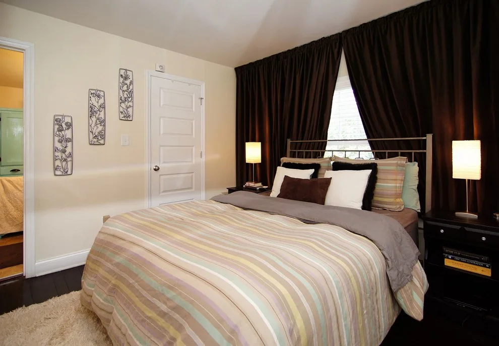 Modernizing a Historic Cottage Decor by Lisa Stewart Design - Photo 10