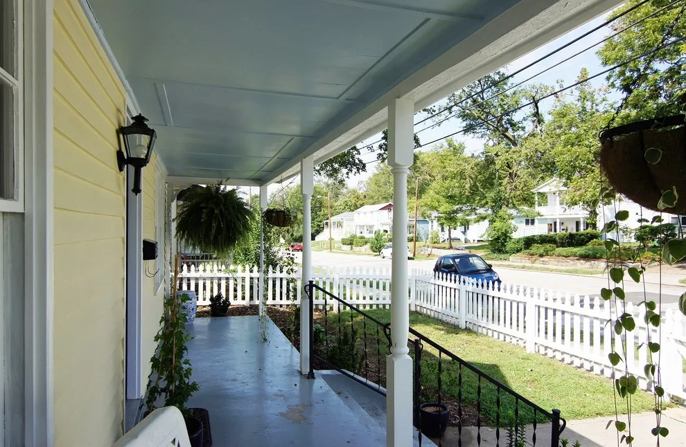 Modernizing a Historic Cottage Decor by Lisa Stewart Design - Photo 21