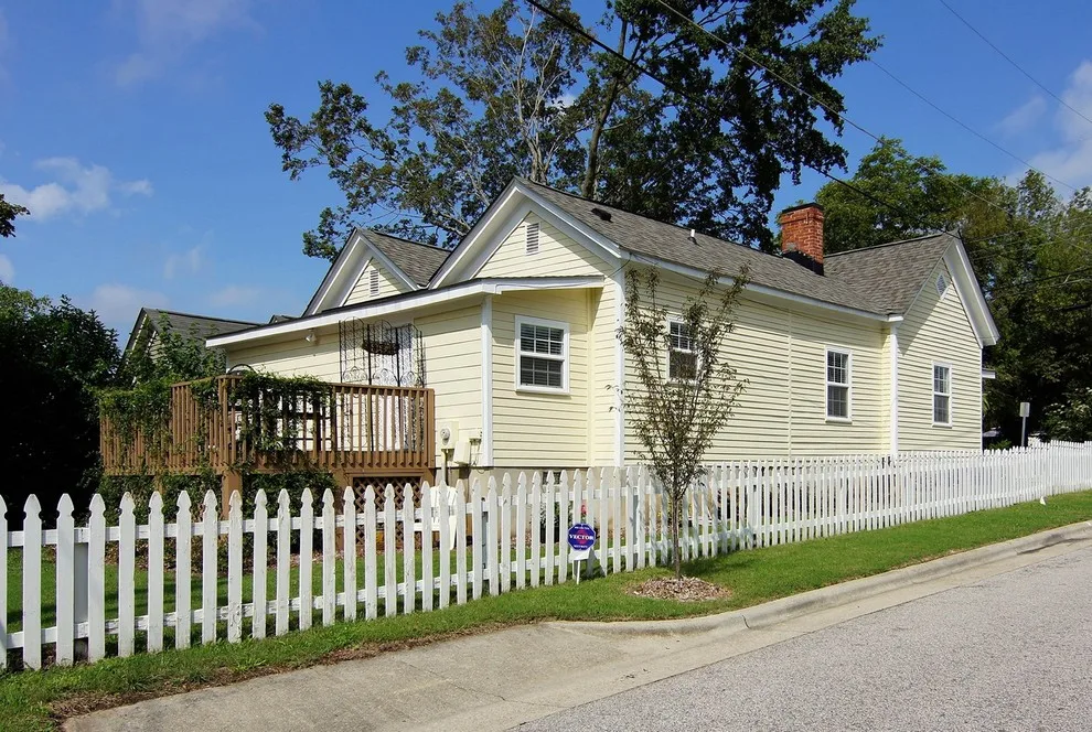 Modernizing a Historic Cottage Decor by Lisa Stewart Design - Photo 20