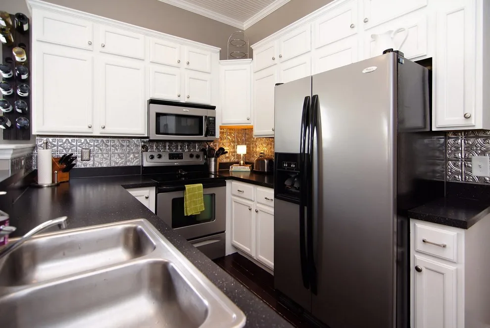Modernizing a Historic Cottage Decor by Lisa Stewart Design - Photo 19