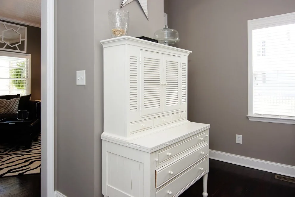 Modernizing a Historic Cottage Decor by Lisa Stewart Design - Photo 13