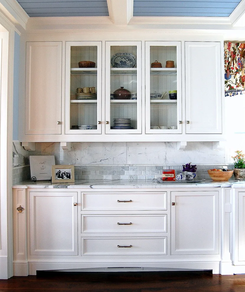 Hoyt Lane - Timeless Traditional White Kitchen by Laura Vlaming | Arkiteriors - Photo 3