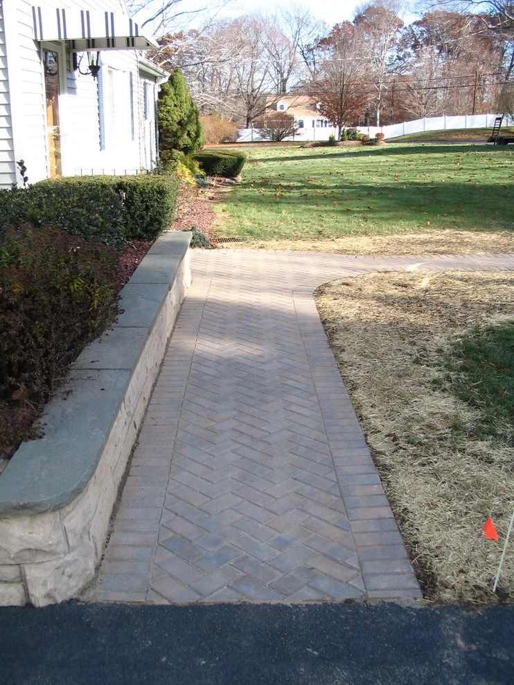 Mitchell: Walkways - North Haven by TJB-INC Landscape & Drainage Contractor - Photo 8