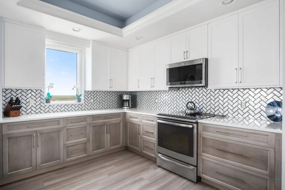 West Bay Kitchen Renovation by DaVinci Kitchens, Bath, & Cabinetry - Photo 5