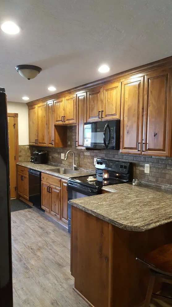 Leading Edge Supply & Design - Photo 7