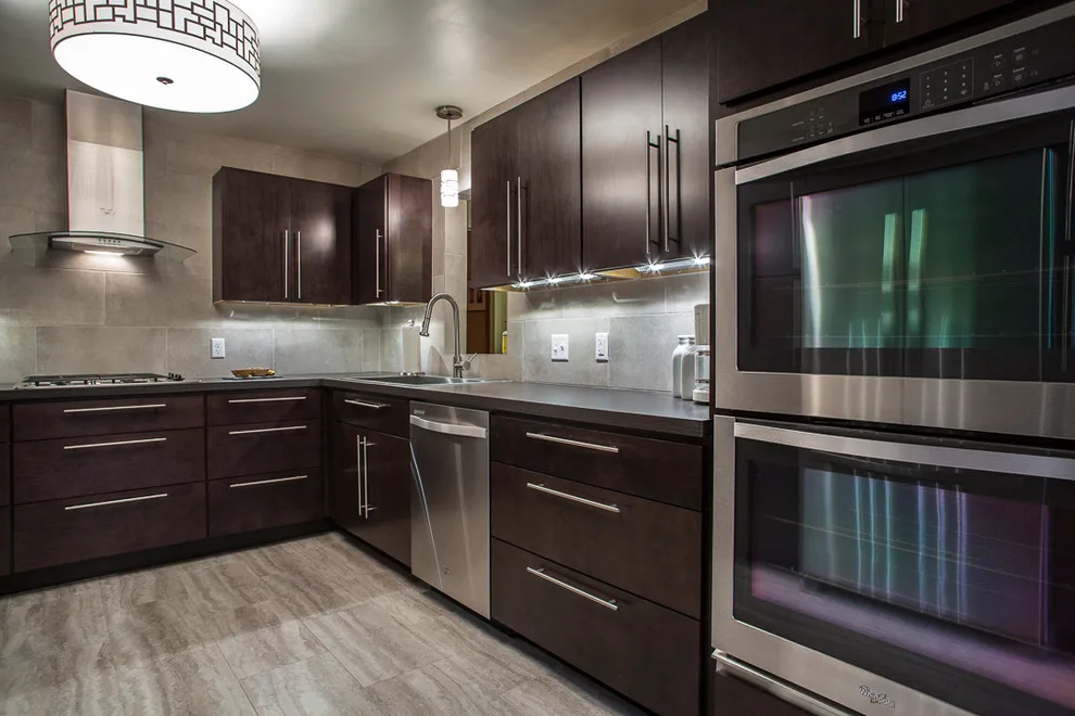 Contemporary Kitchen in KountryWood by LMHDesign - Photo 2