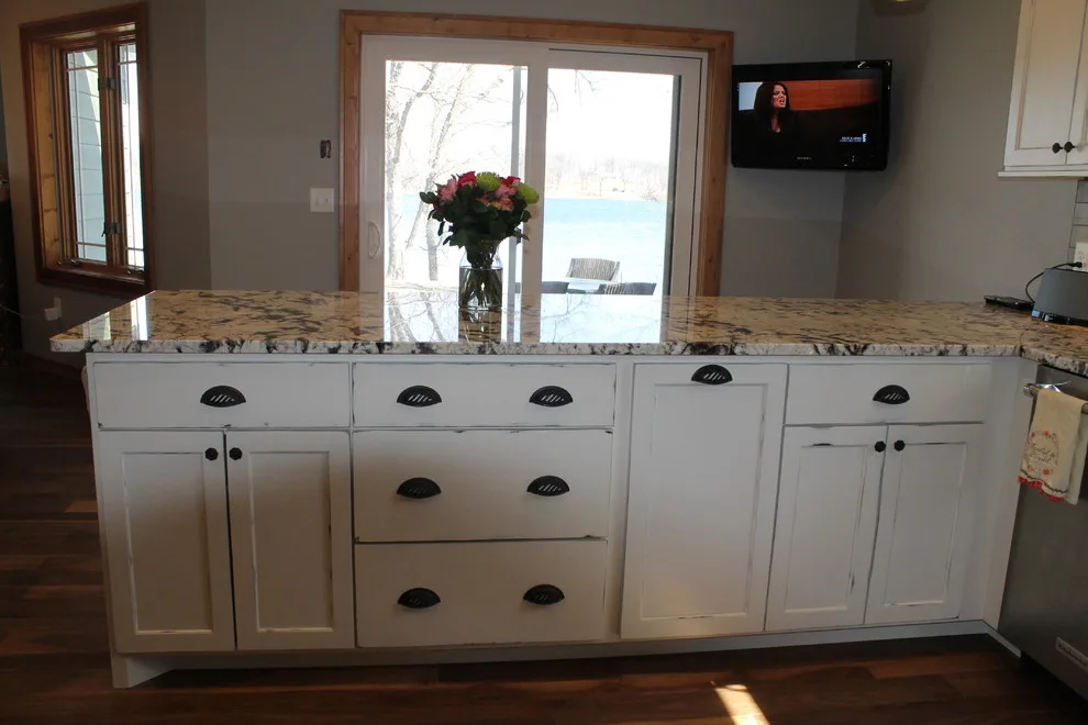 Detroit Lakes Lake House by Silver Leaf Home Center - Photo 16