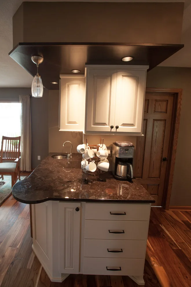 Lakeside Kitchen by Silver Leaf Home Center - Photo 11
