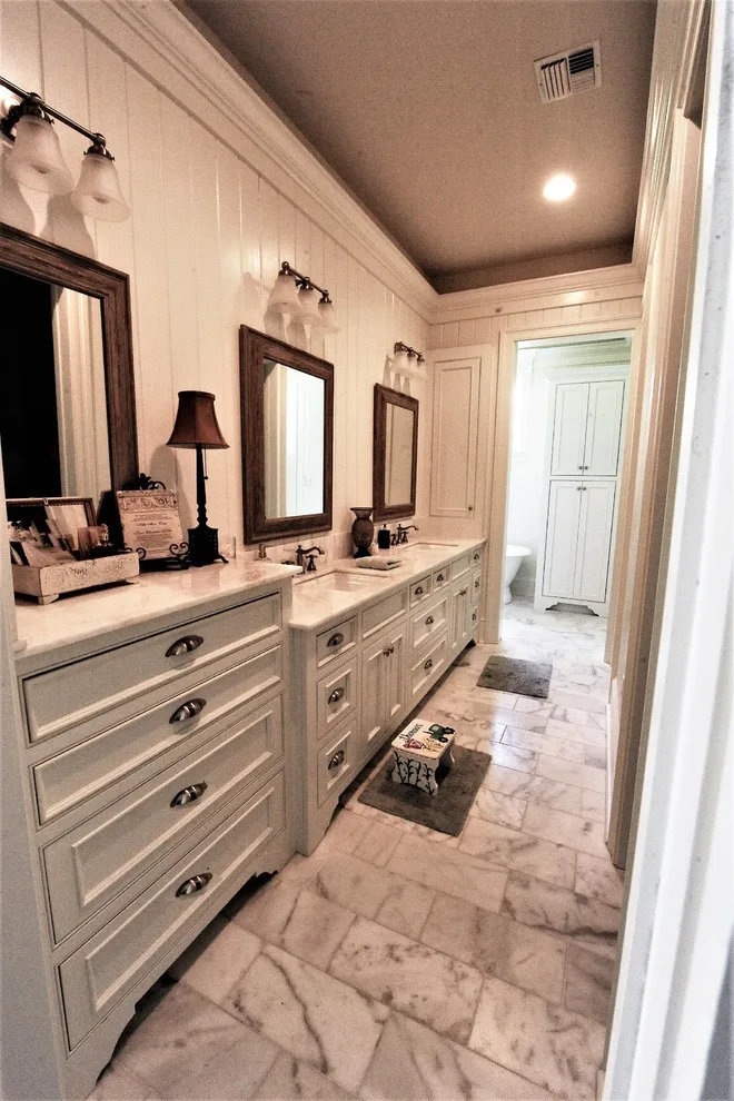 Leglue Residence by Millwork Supply - Photo 26