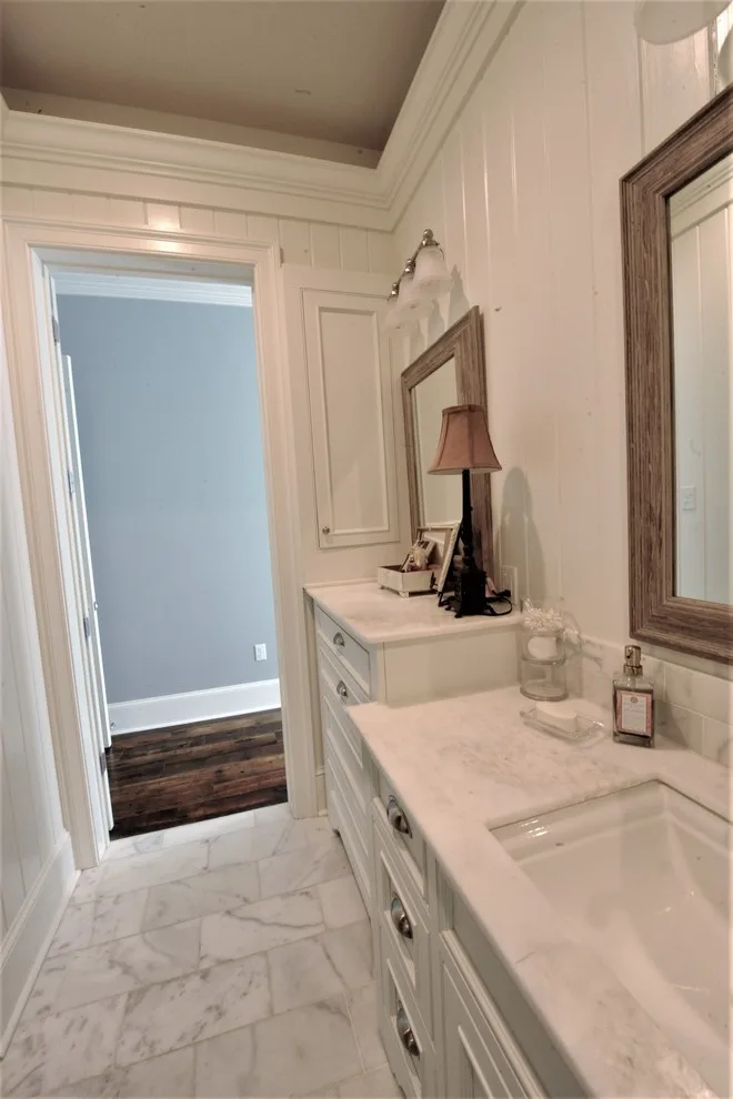 Leglue Residence by Millwork Supply - Photo 12