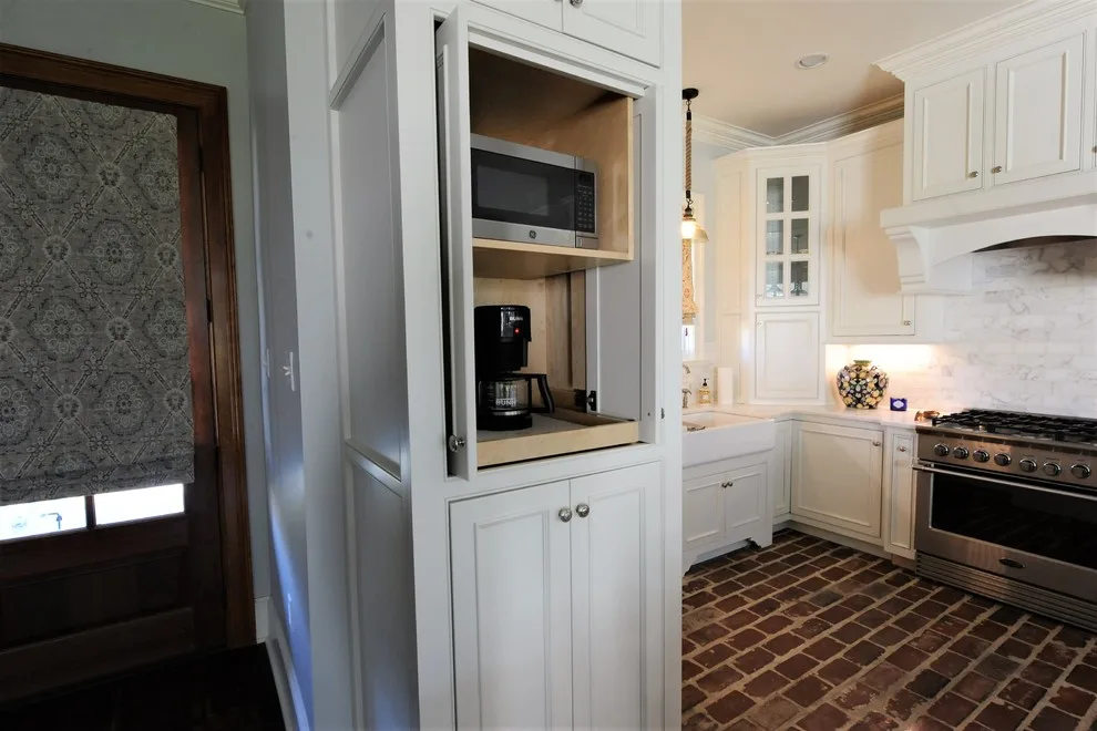 Leglue Residence by Millwork Supply - Photo 4
