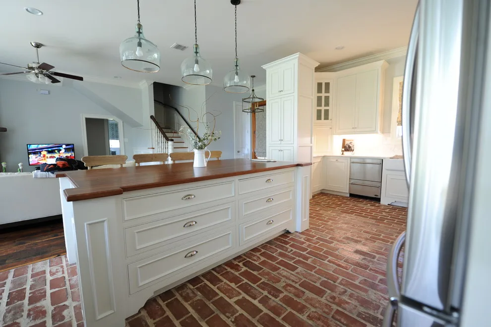 Leglue Residence by Millwork Supply - Photo 6