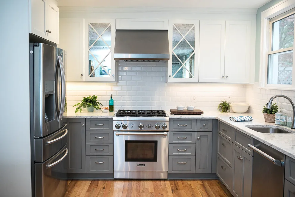 Life is not just Black and White by MadDesigns Kitchen, Bath, Interiors - Photo 7