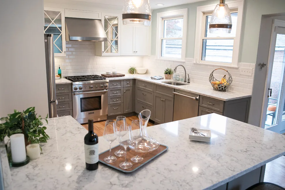 Life is not just Black and White by MadDesigns Kitchen, Bath, Interiors - Photo 5
