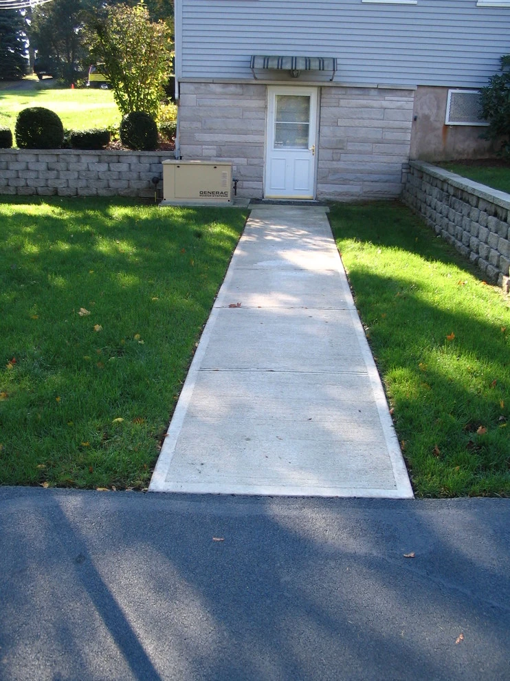 Mitchell: Walkways - North Haven by TJB-INC Landscape & Drainage Contractor - Photo 9