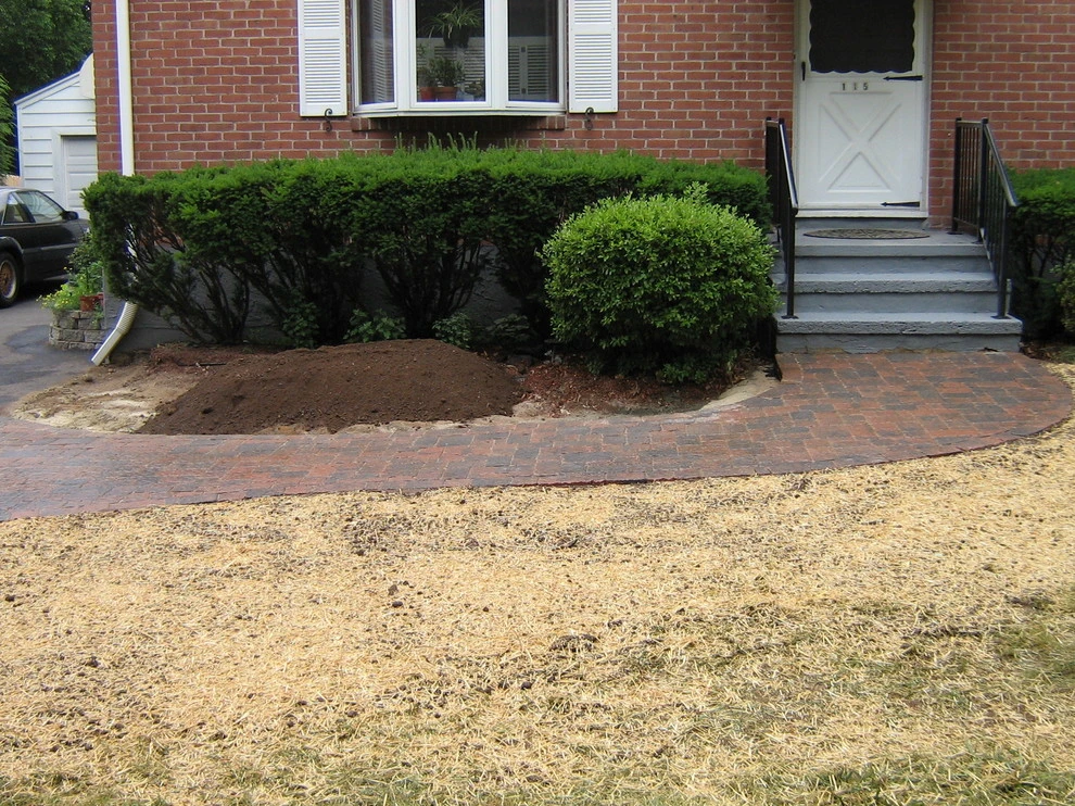 Blakeslee Ave - Walkway - North Haven by TJB-INC Landscape & Drainage Contractor - Photo 2