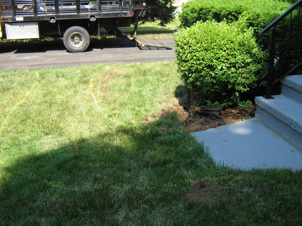 Blakeslee Ave - Walkway - North Haven by TJB-INC Landscape & Drainage Contractor - Photo 3