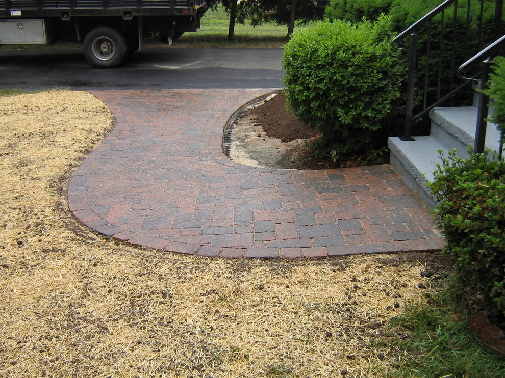 Blakeslee Ave - Walkway - North Haven by TJB-INC Landscape & Drainage Contractor - Photo 8