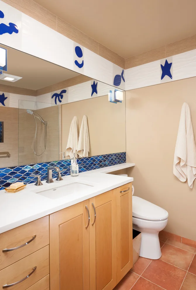 Matisse-Influenced Compact Bathroom by Kathleen Donohue, Neil Kelly Co. - Photo 3