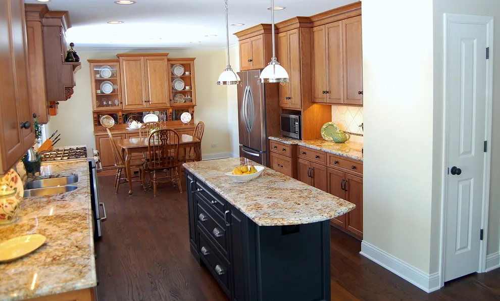 Meadowbrook Drive - Classic Formal Kitchen Design by Laura Vlaming | Arkiteriors - Photo 3