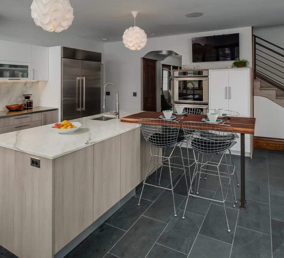 Modern Meetings by B.C.D. Interiors - Photo 15