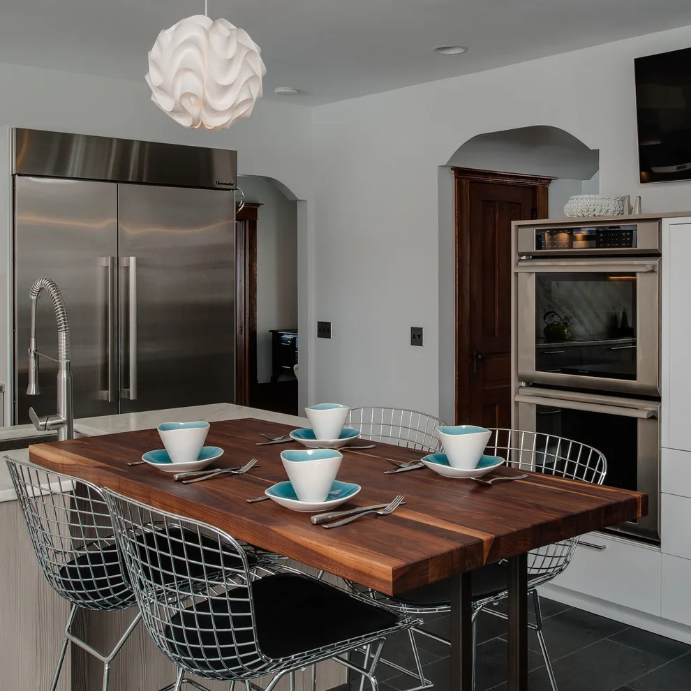 Modern Meetings by B.C.D. Interiors - Photo 5