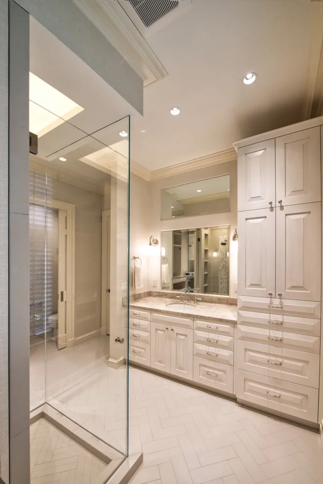 Tribute Main Bathroom by Bentwood Of Houston - Photo 2