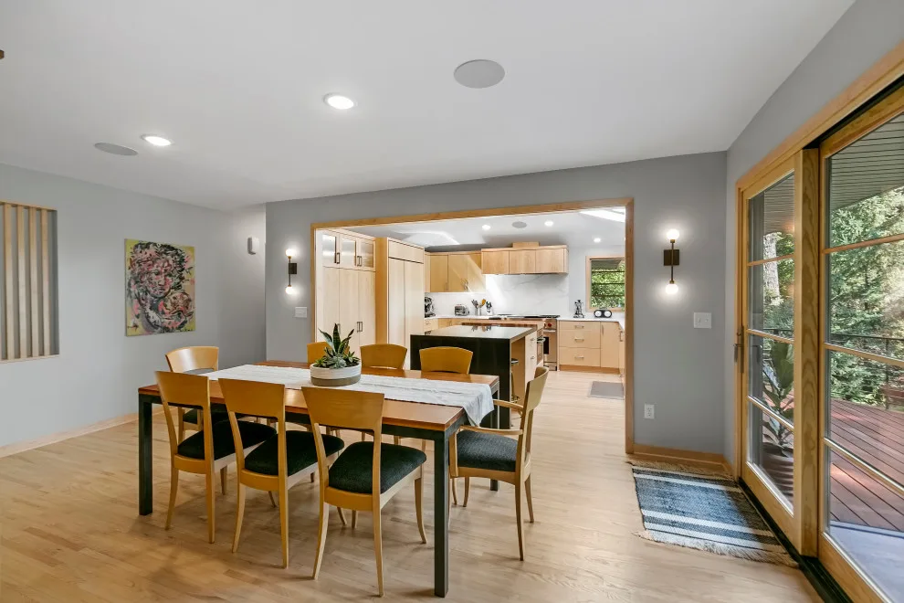 Mid Century to Transitional by Rebecca Ryan Design - Photo 3