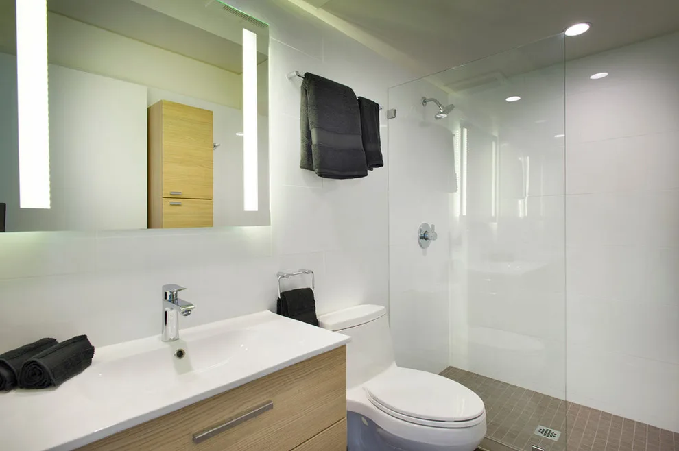 Pacific Moana Towers Kitchen and Condo Renovation Project by INspiration Interiors Kitchen, Bath And Closet - Photo 18