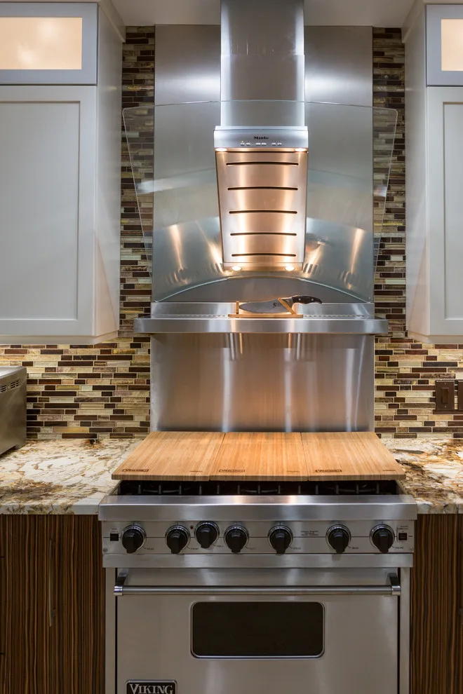 Contemporary Kitchen in Bonita Shores by DaVinci Kitchens, Bath, & Cabinetry - Photo 3