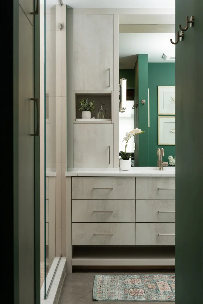 Contemporary Main Bathroom by Tricia Hauser Tidemann - Photo 3