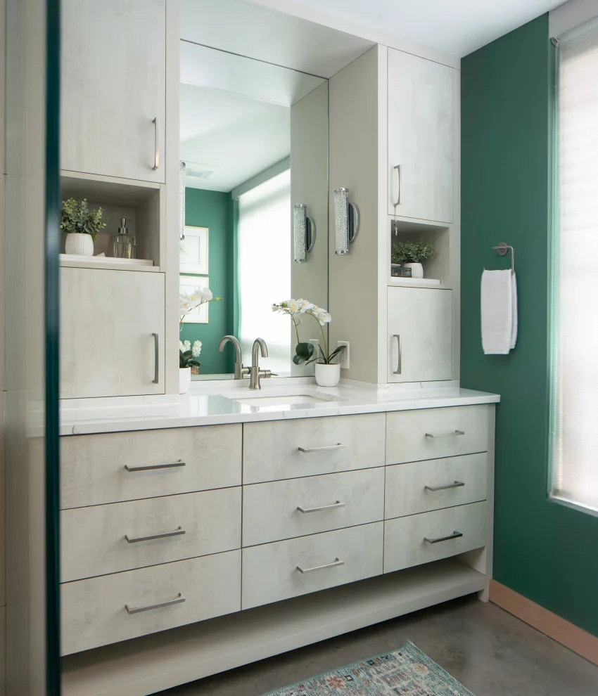 Contemporary Main Bathroom by Tricia Hauser Tidemann - Photo 2