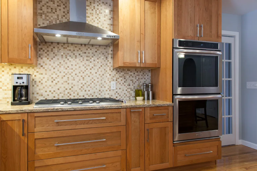 Cherry Shaker Kitchen Renovation by Chris Van Genechten - Kitchen & Bath Design - Photo 10