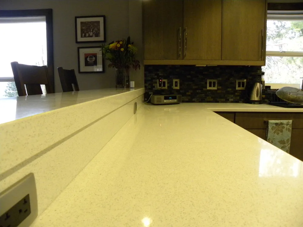 Oakcliff Drive culinary makeover by DFS Construction Inc. - Photo 2