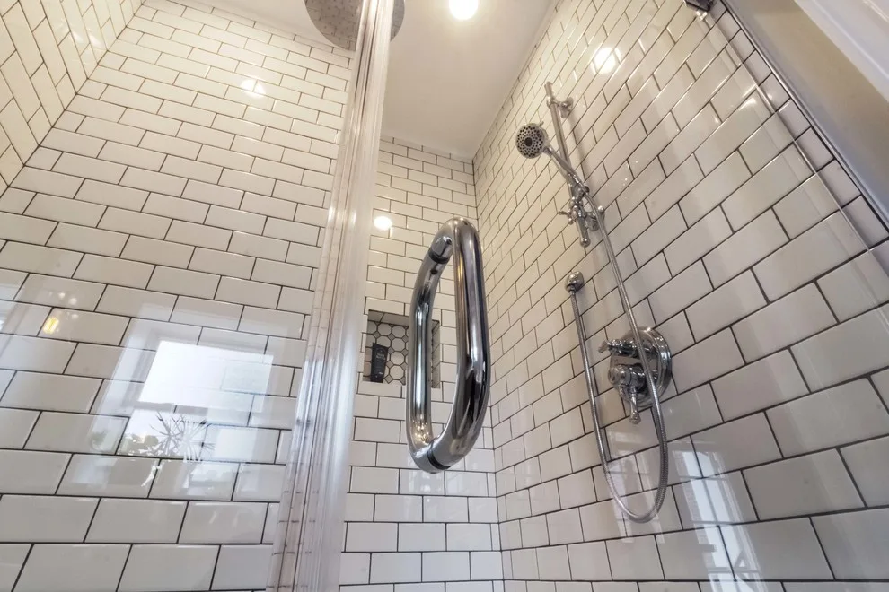 Natural Spa Bathroom by Modern Atmospheres - Photo 6