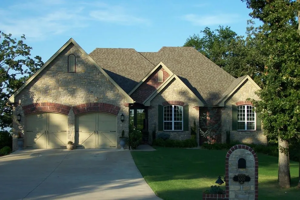 Langley Quality Homes - Photo 3