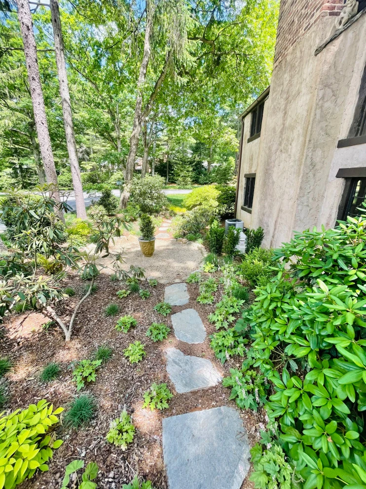 Biltmore Forest Residencies by B.B. Barns Landscape Services - Photo 3