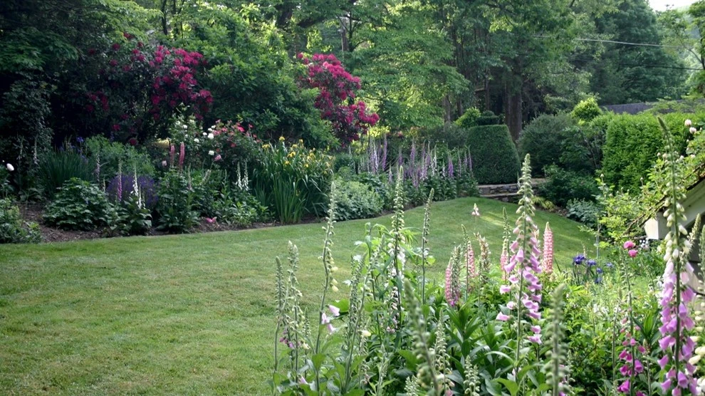 Garden Services & Lawn Maintenance by B.B. Barns Landscape Services - Photo 11