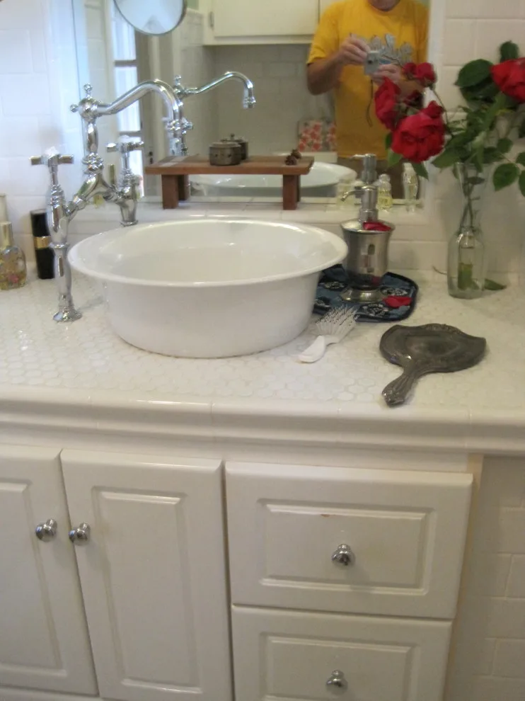 Manor Bathroom at Oxford by Avalon Builders - Photo 2