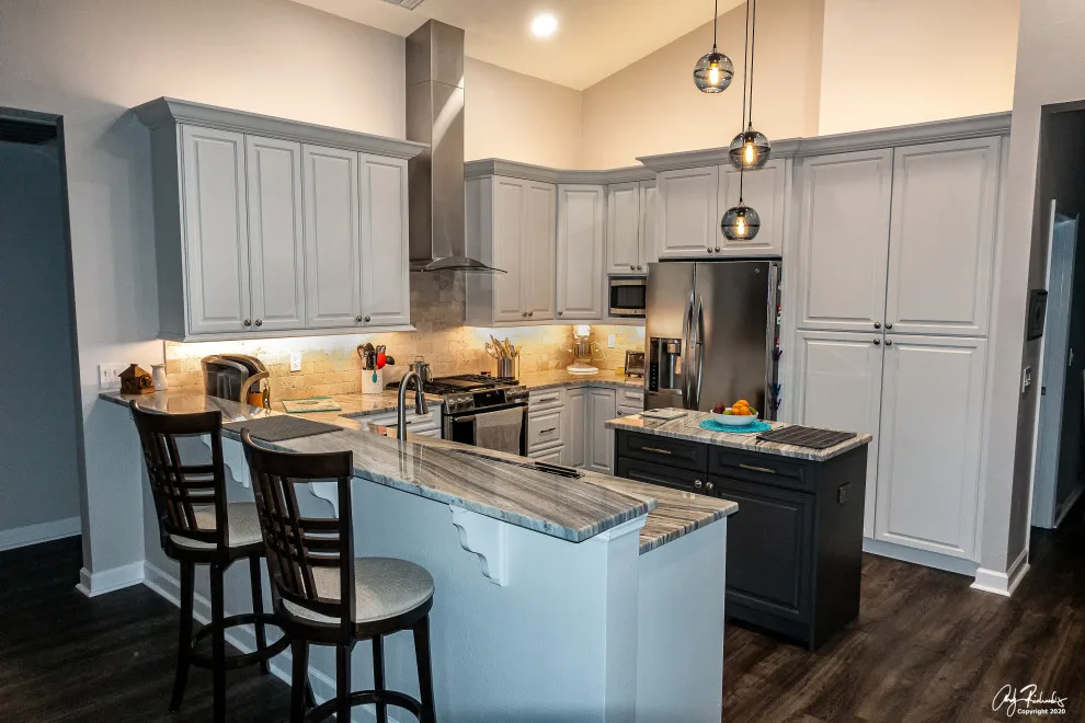 Palm Harbor Dual-Tone Kitchen Renovation by L-Bro Enterprises Inc. - Photo 4
