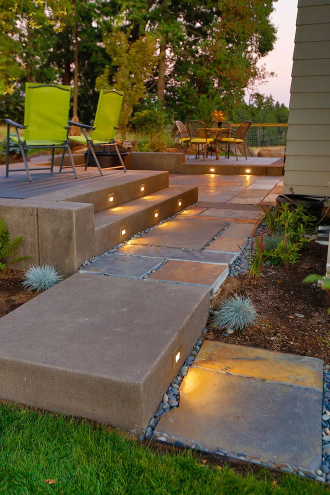 Eugene Outdoor Patio by Rainbow Valley Design & Construction - Photo 3