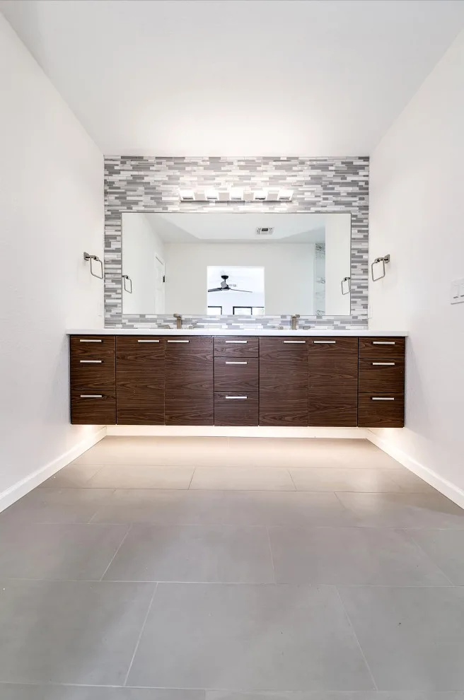 Phoenix Residence Renovation AB by Luxury Remodels Company - Photo 6