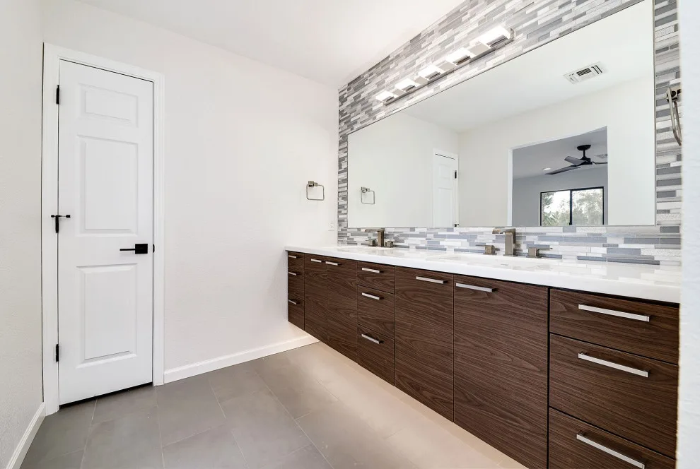 Phoenix Residence Renovation AB by Luxury Remodels Company - Photo 9
