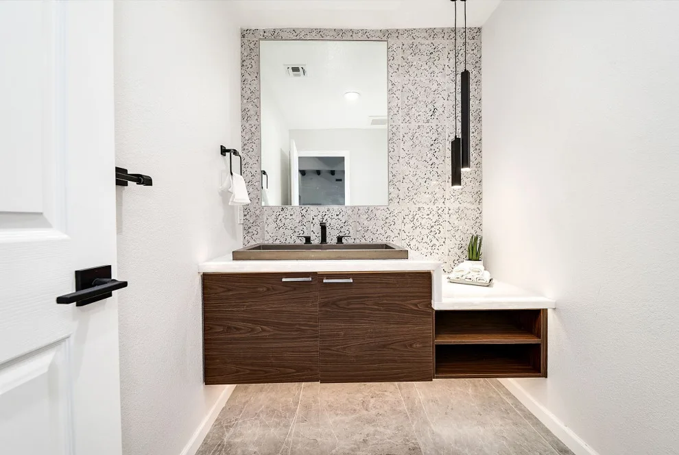 Phoenix Residence Renovation AB by Luxury Remodels Company - Photo 15